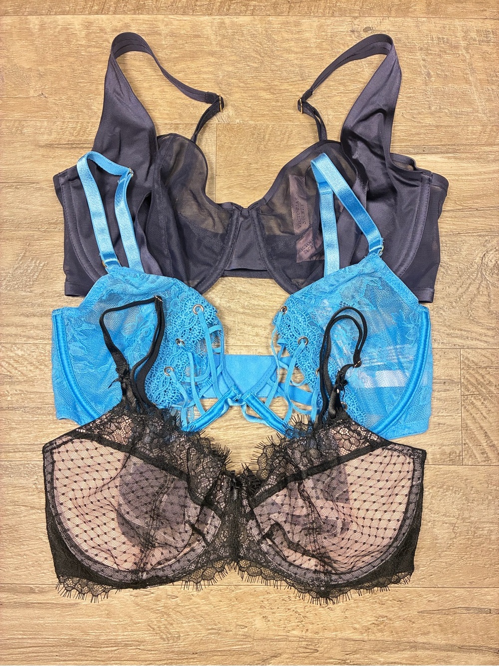 Victoria Secret 3 Underwired Lace Bras Unlined Balconete Low Cut Demi Push Up - Picture 9 of 12